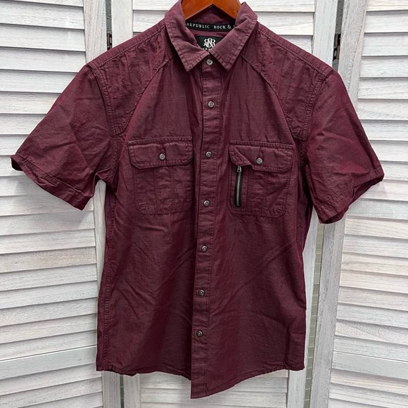 Rock & Republic Men's Small Button Shirt Short Sleeve Maroon Front Pocket Zip - Picture 1 of 9
